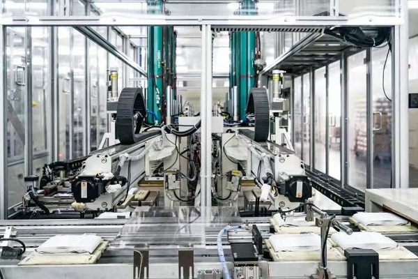 電池廠搶礦 礦企造電池：電池新能源產業(yè)鏈布局提速