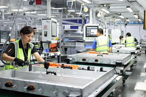 10億元！年產(chǎn)15萬臺套！吉利北方最大動力電池制造基地投產(chǎn)