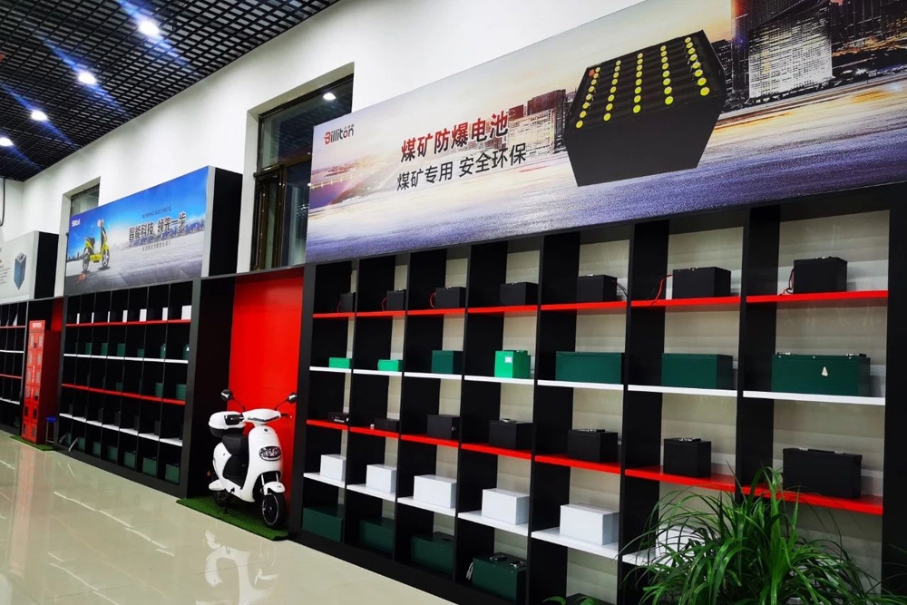 一批磷酸鐵鋰電池被召回:因原材料問(wèn)題致使電池組短路保護(hù)失效