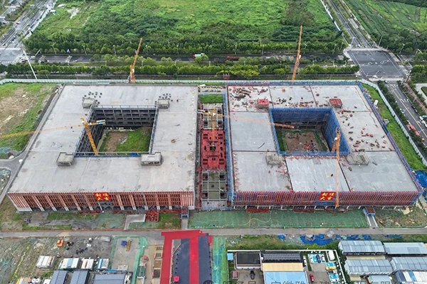 約10億！國軒新能源汽車驗證及儲能研發(fā)基地項目主體結(jié)構(gòu)封頂