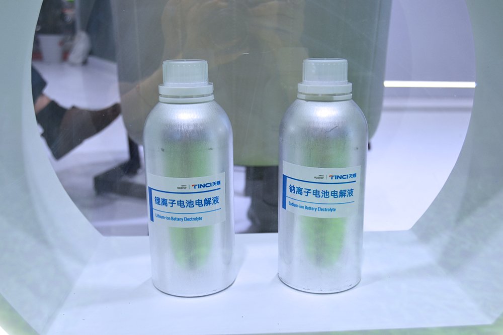 天賜材料電解液產能約85萬噸 六氟磷酸鋰技改項目手續正在申辦