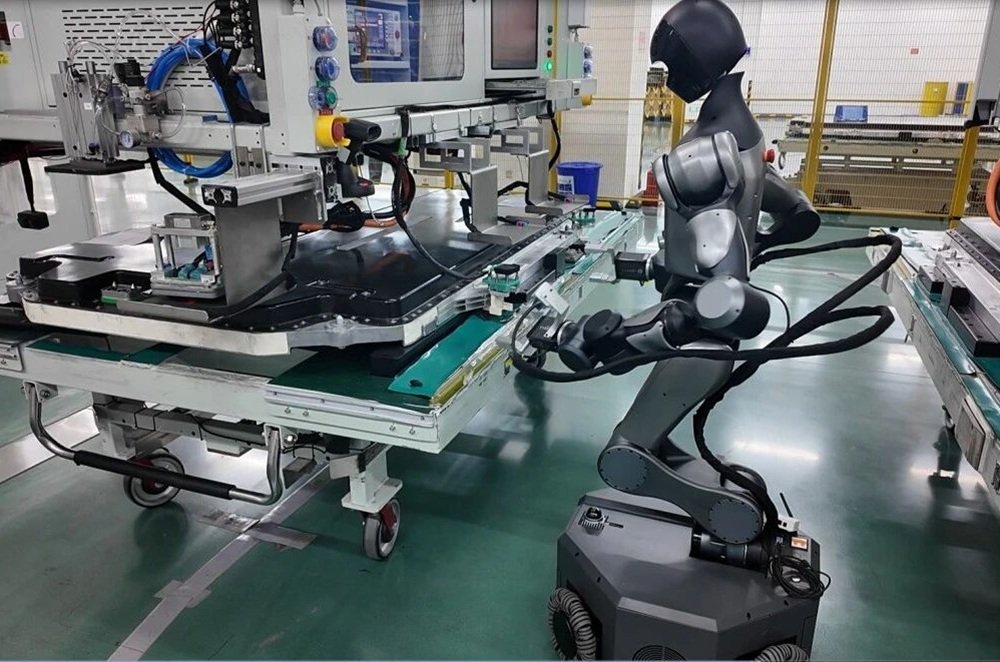 全球首條！具身智能機器人在寧德時代電池產(chǎn)線實現(xiàn)規(guī)模化落地