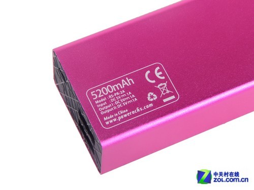 機身背面印有容量、輸出、輸入等參數(shù)