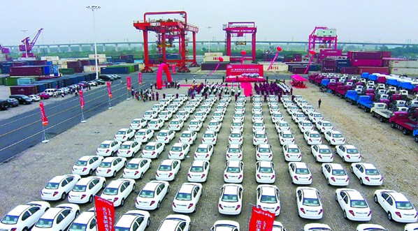 創(chuàng)新贏得發(fā)展先機 首批江淮純電動車啟運美國