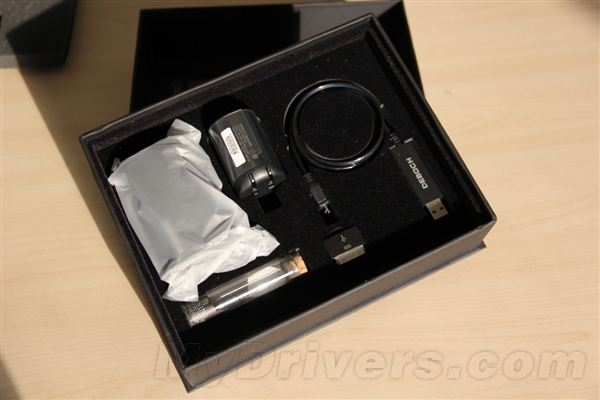 國內(nèi)僅15套 德柏仕15th紀念版移動電源試用