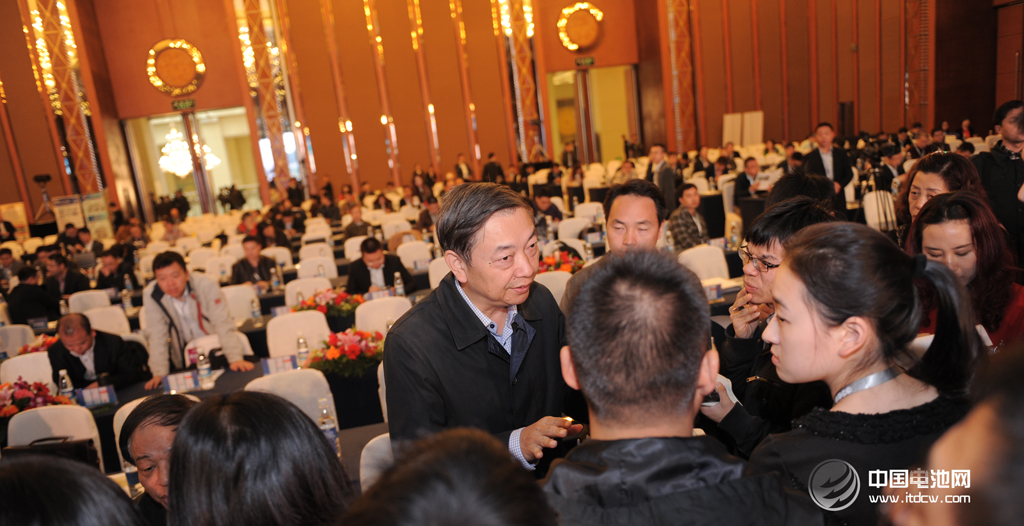 成都興能出席第二屆鋰電“達沃斯” 數十家客戶參觀