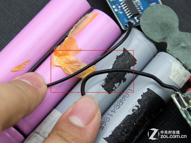 徒有其表的山寨貨 看真假飛利浦充電寶