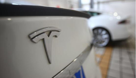 Model S將升級(jí) 加入自動(dòng)泊車和高速自動(dòng)駕駛