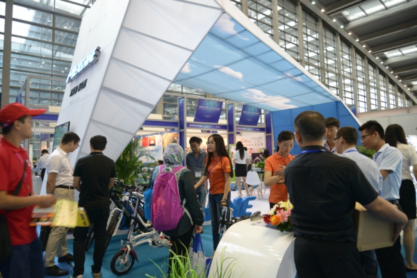 首屆僑交會在深圳開幕 猛獅科技光伏產品一枝獨秀