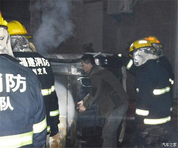 疑似知豆電動(dòng)車自燃凸顯低速電動(dòng)車危機(jī)3