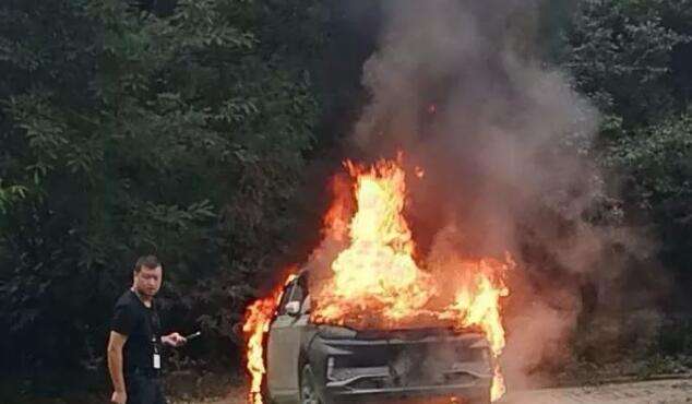 谷神電池自燃,威馬報廢試裝車自燃 谷神電池自燃,威馬報廢試裝車自燃