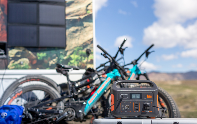 戶外能量補(bǔ)給站:電小二戶外電源解決戶外用電隱患 戶外能量補(bǔ)給站:電小二戶外電源解決戶外用電隱患