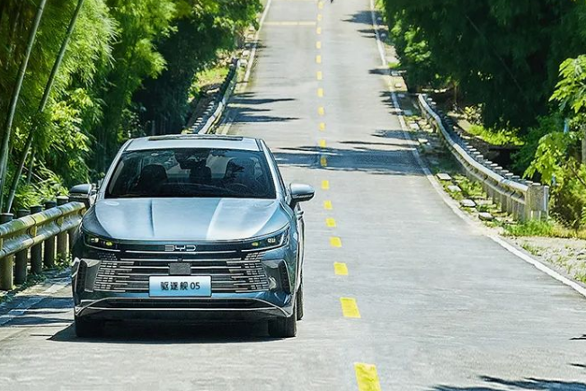 10月我國新能源乘用車批發銷量67.6萬輛 年內批發已超500萬輛