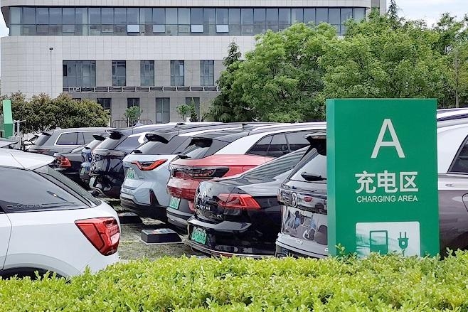 前5月我國(guó)充電基礎(chǔ)設(shè)施增量114.7萬(wàn)臺(tái) 換電站保有量2175座