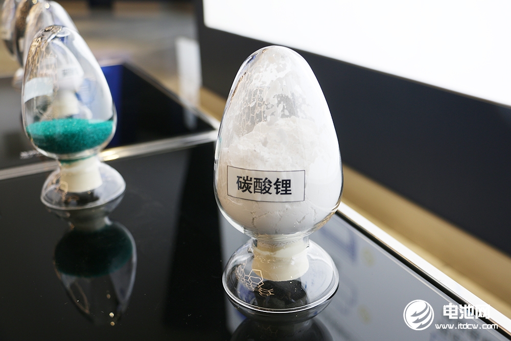 期貨價格下探至18萬元/噸!機構預計2028年鋰價將跌至13萬/噸