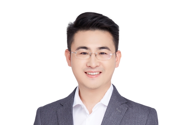 遠東電池蔣承志：祝愿同行們龍行龘龘，前程似錦！