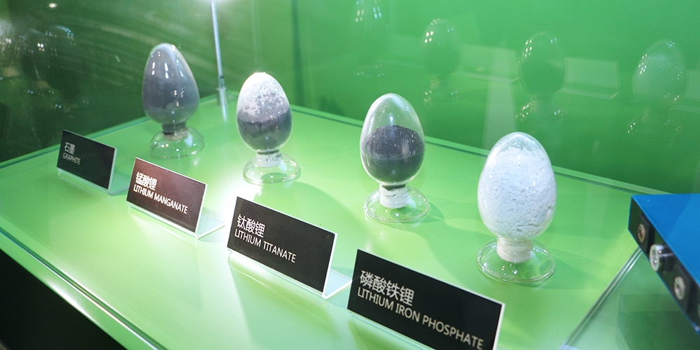 上游減產保價,下游以價換量,電池材料向上還是向下?