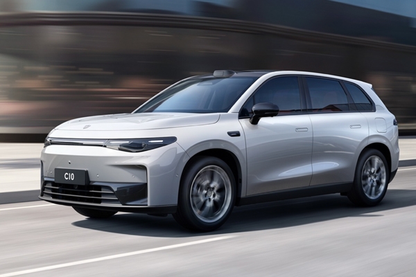 又一熱門車型搭載 蜂巢能源短刀電池助力零跑C10煥新上市