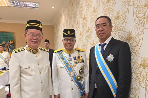 促進國際合作！星源材質董事長陳秀峰獲授馬來西亞拿督勛銜