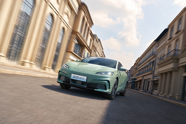 年輕人第一臺GT正式解鎖 比亞迪海豹06GT上市13.68萬元起