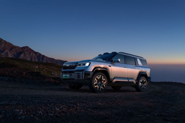 比亞迪華為聯(lián)合發(fā)布！這一新能源車國(guó)貨旗艦來(lái)了！