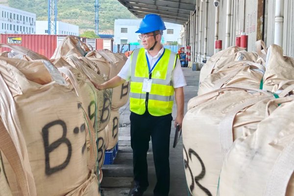 央企引進(jìn)！我國首批進(jìn)口鋰電池用再生黑粉原料通關(guān)