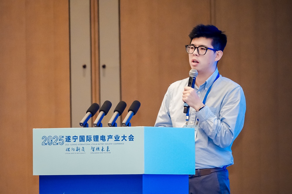 中國銀河證券研究所執行總經理/電力設備新能源首席分析師曾韜 中國銀河證券研究所執行總經理/電力設備新能源首席分析師曾韜