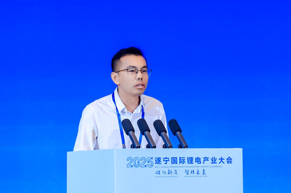 伊維經(jīng)濟研究院院長 吳輝