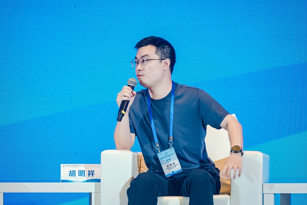 無錫盤古新能源有限責(zé)任公司董事長(zhǎng)胡明祥