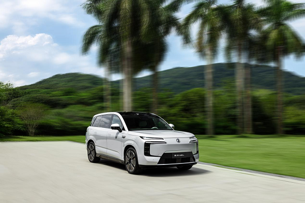 重塑大六座SUV市場(chǎng)新格局 騰勢(shì)N8L以31.98萬起正式開啟預(yù)售