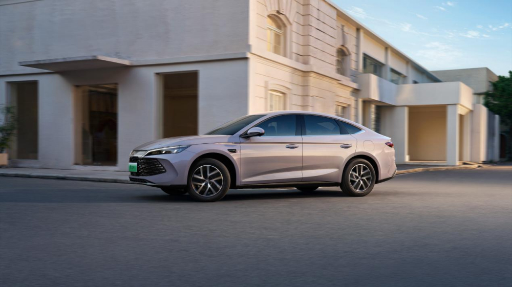 限時超級置換補貼價9.28萬起 2026款秦L DM-i上市 限時超級置換補貼價9.28萬起 2026款秦L DM-i上市