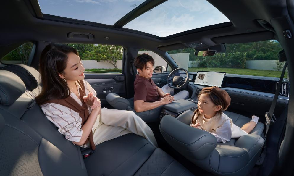 9.98萬起，2026款宋L DM-i上市，純電續(xù)航200km，標(biāo)配云輦C！