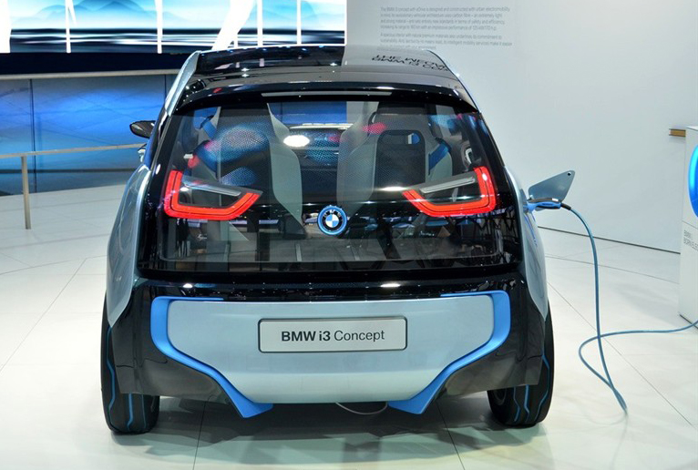 突破2000萬大關 汽車銷量追逐路上的興奮與恐慌