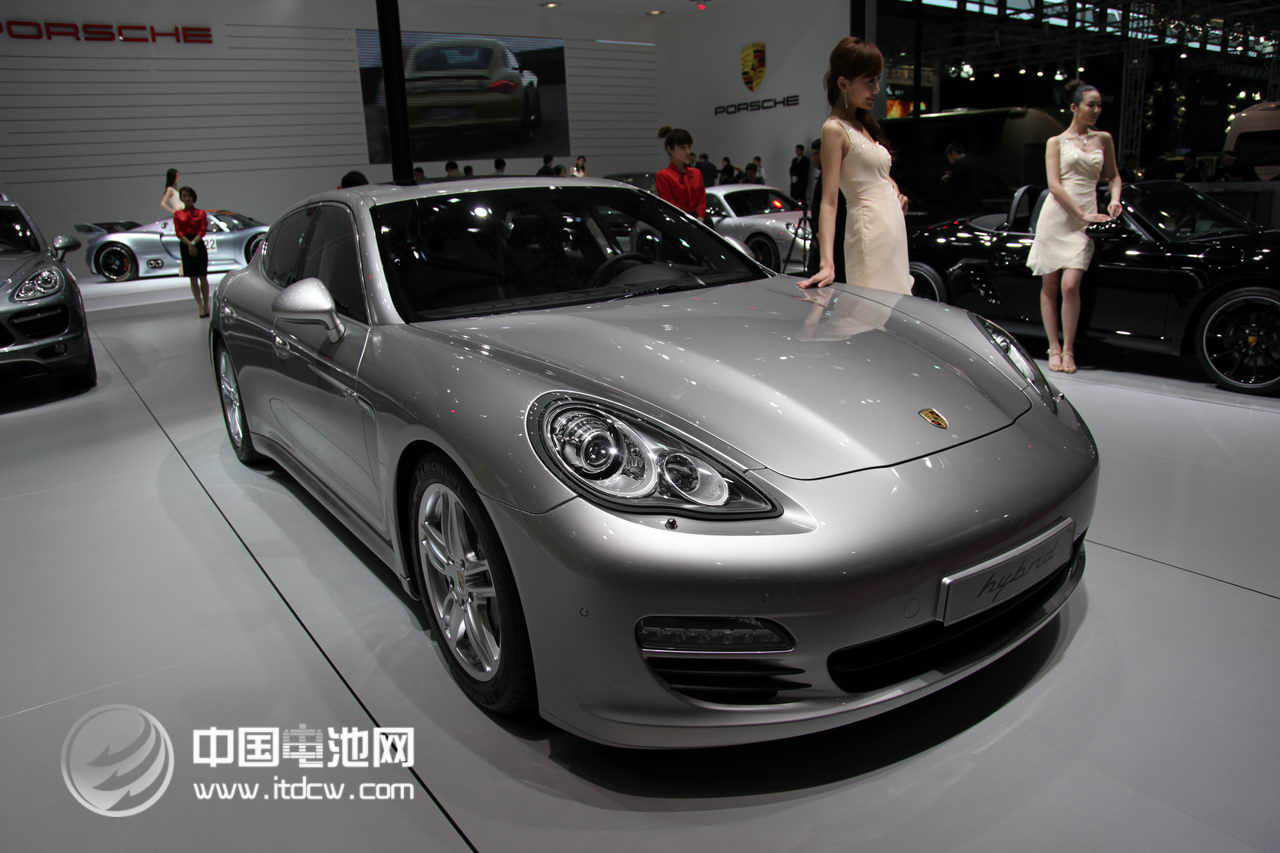 混動(dòng)突圍之路：中國(guó)車企是早醒的鳥(niǎo)兒？