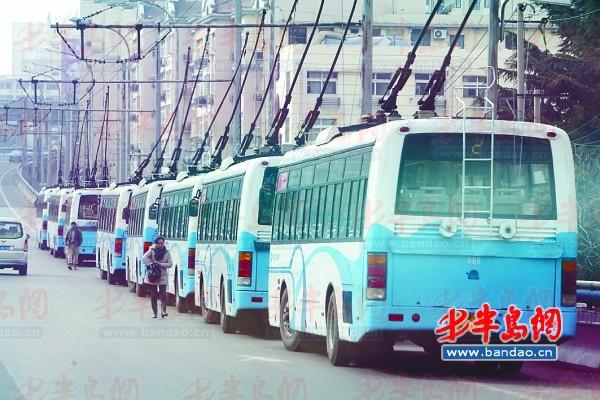 青島無軌電車今年將進行雙能源改造 不怕斷電