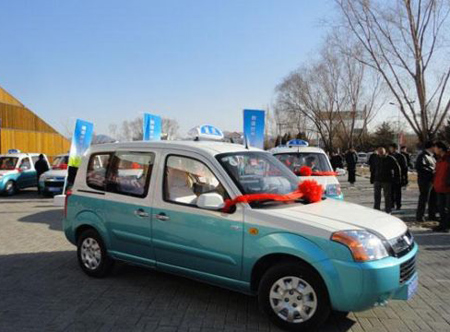 純電動(dòng)汽車“高大上” 月租1萬(wàn)誰(shuí)人駛？