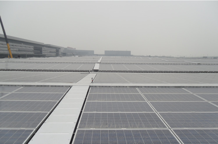 我國民航業(yè)內(nèi)首座兆瓦級光伏電站虹橋機場投運