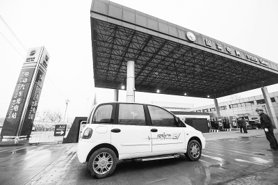 上海對(duì)部分車(chē)補(bǔ)貼＂現(xiàn)金加車(chē)牌＂ 鼓勵(lì)新能源車(chē)入滬