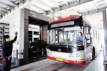 廣泛布局充換電設(shè)施 解決電動(dòng)汽車推廣瓶頸問題