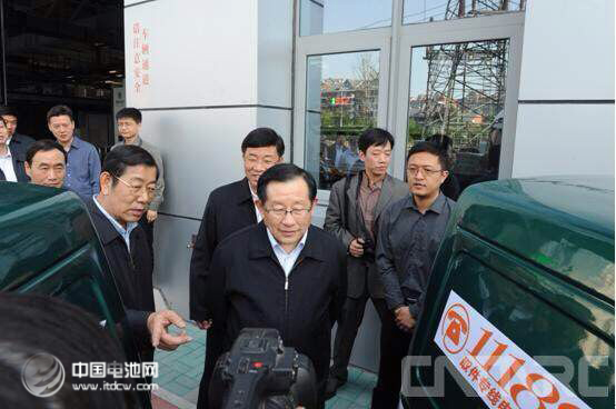 萬鋼考察天津津門湖電動汽車充換電設施建設運行情況