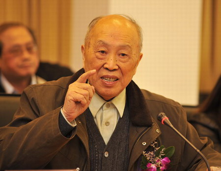 楊裕生：混合動力車是過渡階段的理想選擇嗎？