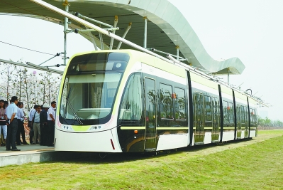 麒麟現代有軌電車昨成功上線試跑 設計時速達70公里