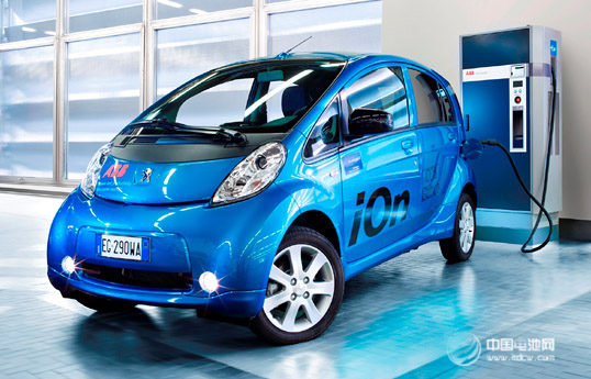 專用充電樁多閑置 電動車充電資源為何難共享？