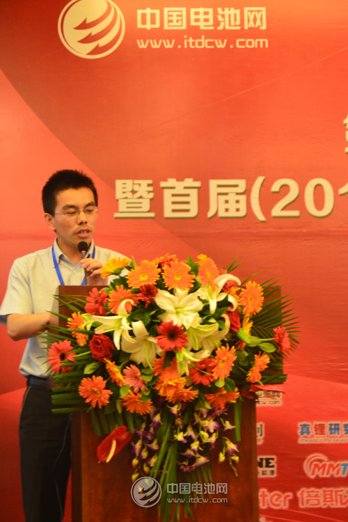 吳輝:充電站標(biāo)準(zhǔn)統(tǒng)一是新能源車行業(yè)發(fā)展前提 吳輝:充電站標(biāo)準(zhǔn)統(tǒng)一是新能源車行業(yè)發(fā)展前提