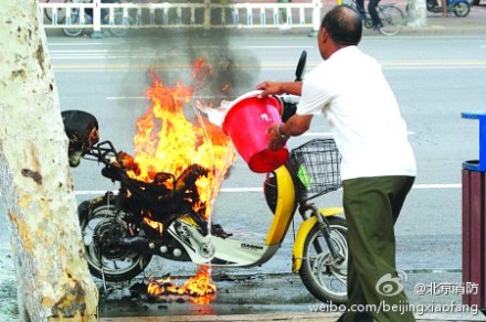 電動自行車安全問題令人心驚 充電屢現火災隱患