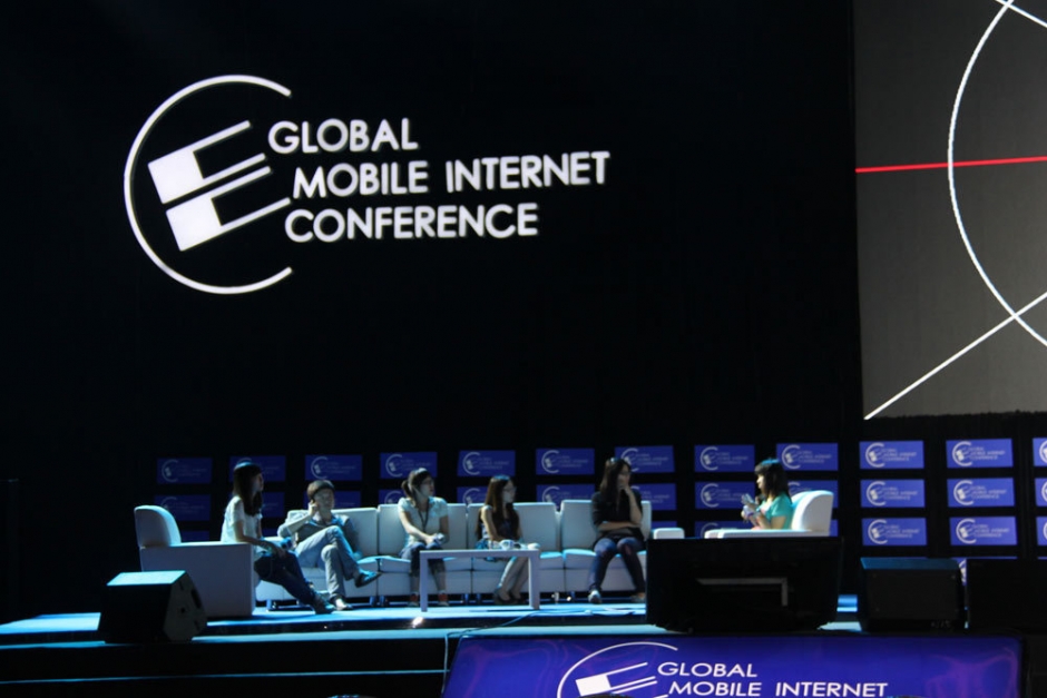 “智能”系列成互聯網大會新熱點 智能穿戴智能交通苦樂不均