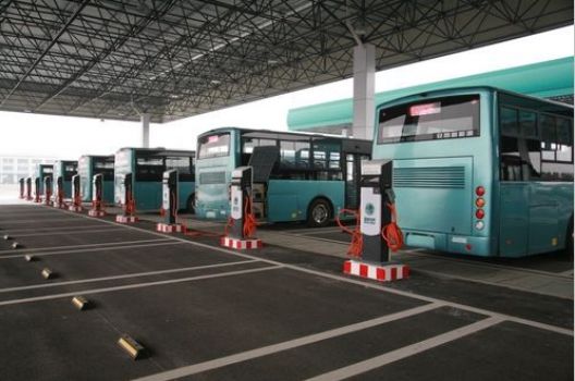 工信部擬定25項(xiàng)新能源車(chē)政策 已建成充電樁2.7萬(wàn)個(gè)