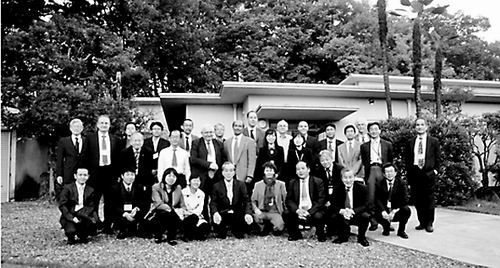 張華民作為項目負責人牽頭國際液流電池首批標準制定,圖為iec標準專家合影 張華民作為項目負責人牽頭國際液流電池首批標準制定,圖為iec標準專家合影