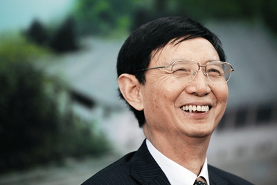 力帆集團(tuán)董事長尹明善