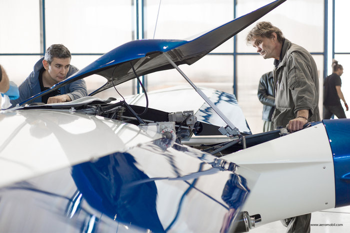 跳出電影  看看現(xiàn)實版“蝙蝠飛行戰(zhàn)車”的樣子